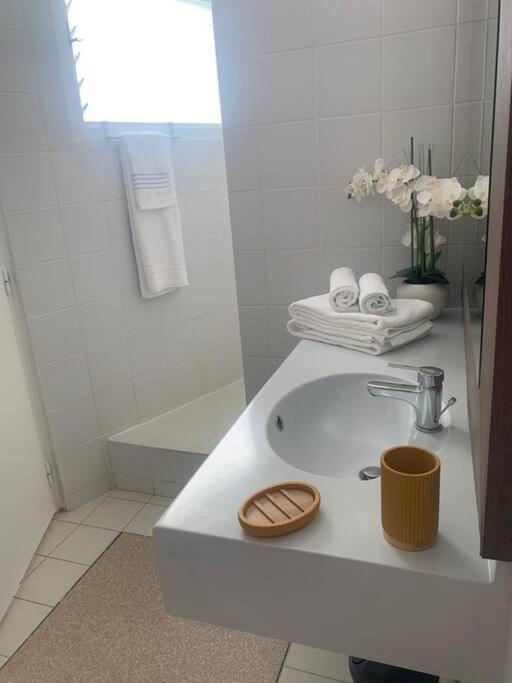 Agreable Studio Au Bord De Mer. Saint-Francois  Exterior foto